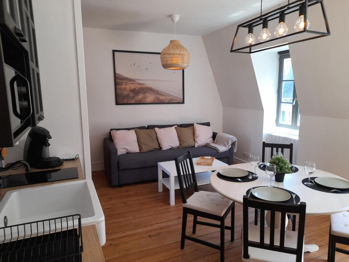 Charmante Villa Plein Sud 50M De La Plage - Balcon Vue Laterale Sur Mer - Equipee De La Fibre, Wifi, Internet مير-لي-بان المظهر الخارجي الصورة