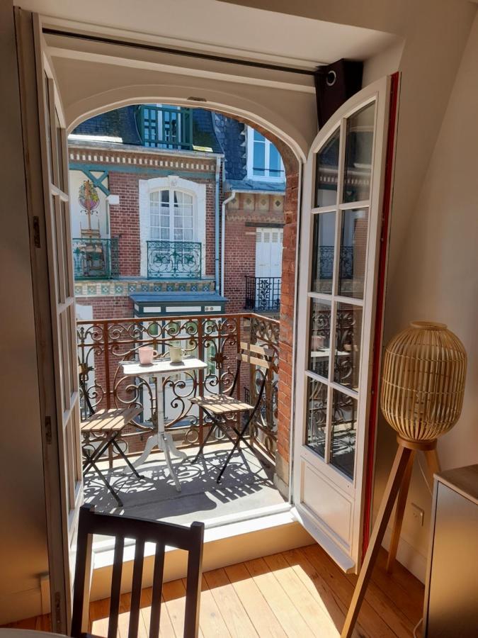 Charmante Villa Plein Sud 50M De La Plage - Balcon Vue Laterale Sur Mer - Equipee De La Fibre, Wifi, Internet مير-لي-بان المظهر الخارجي الصورة