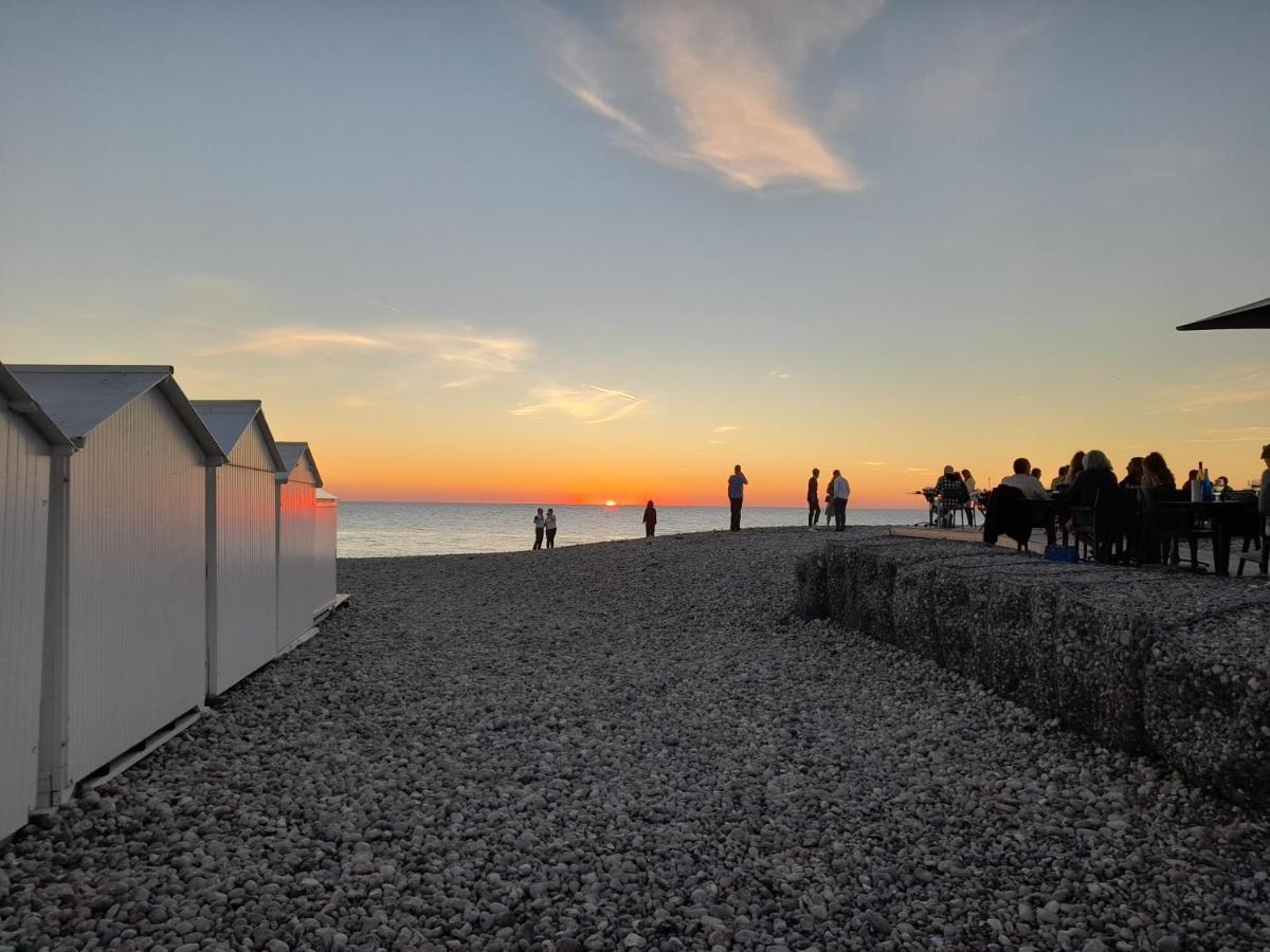 Charmante Villa Plein Sud 50M De La Plage - Balcon Vue Laterale Sur Mer - Equipee De La Fibre, Wifi, Internet مير-لي-بان المظهر الخارجي الصورة